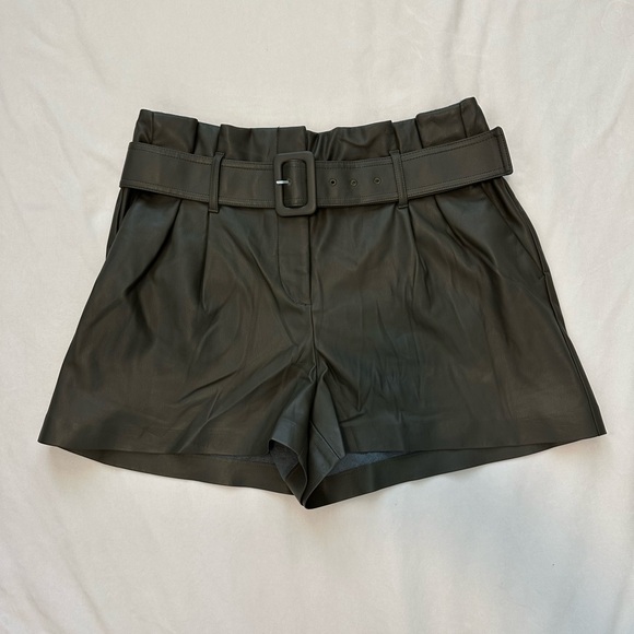 Express Super High Waisted Faux Leather Belted Paperbag Shorts Size 12 - Picture 5 of 5